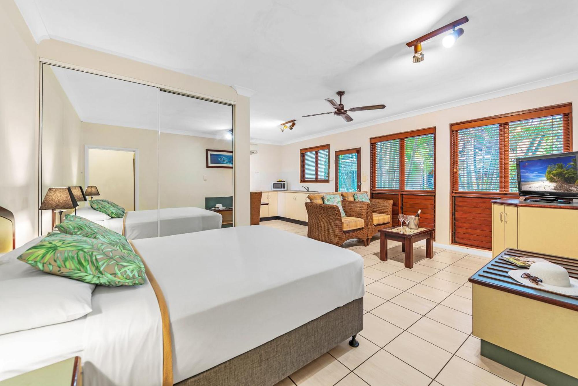 Bay Village Tropical Retreat&apartamentos Cairns Exterior foto